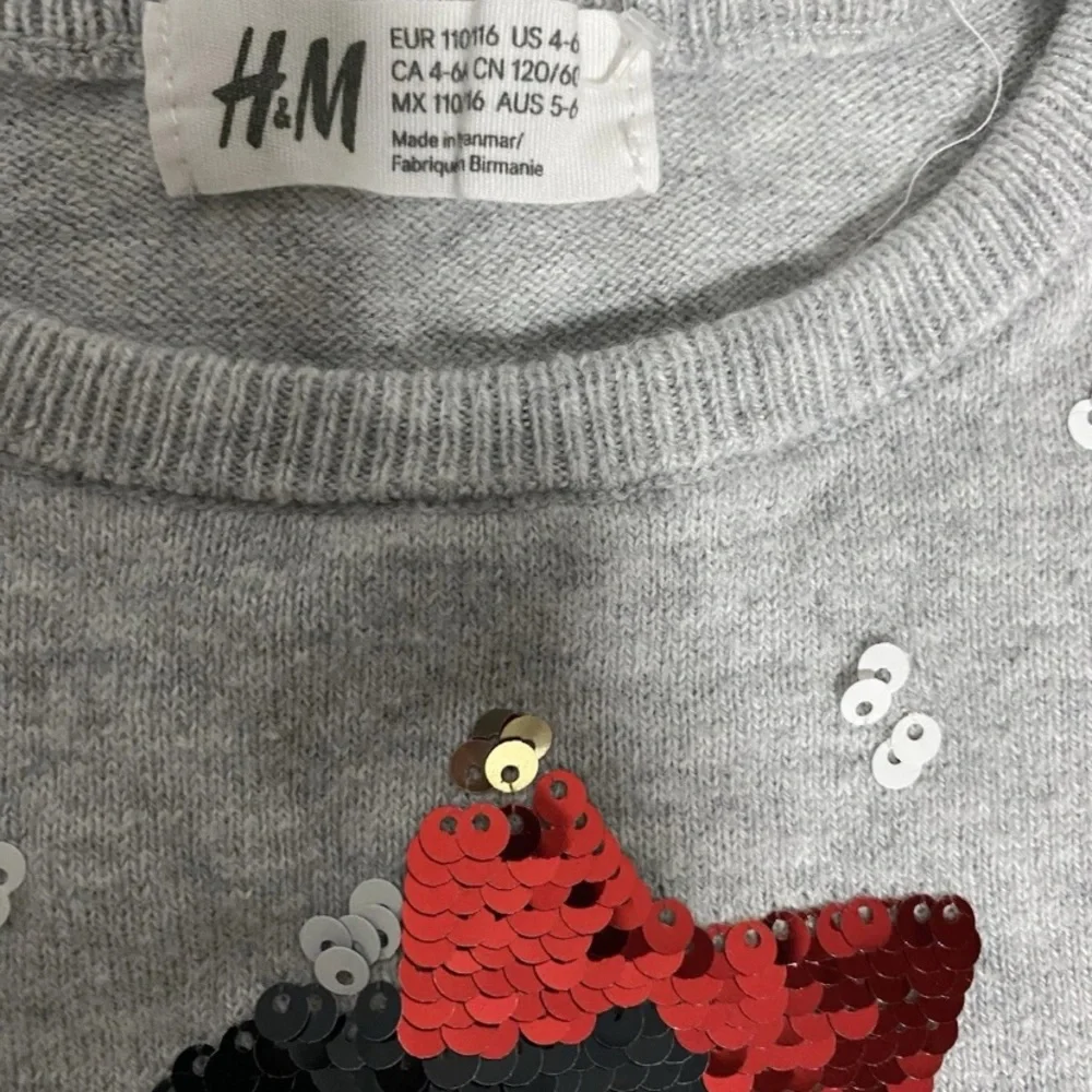 H&M Epic Threads Size 4-6 Girls Christmas Gray Long Sleeve Sweater & Red Skirt